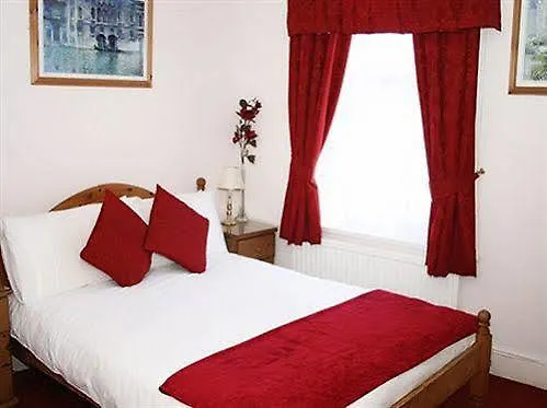 ****  Robyn'S Guest House Room Only Scarborough United Kingdom